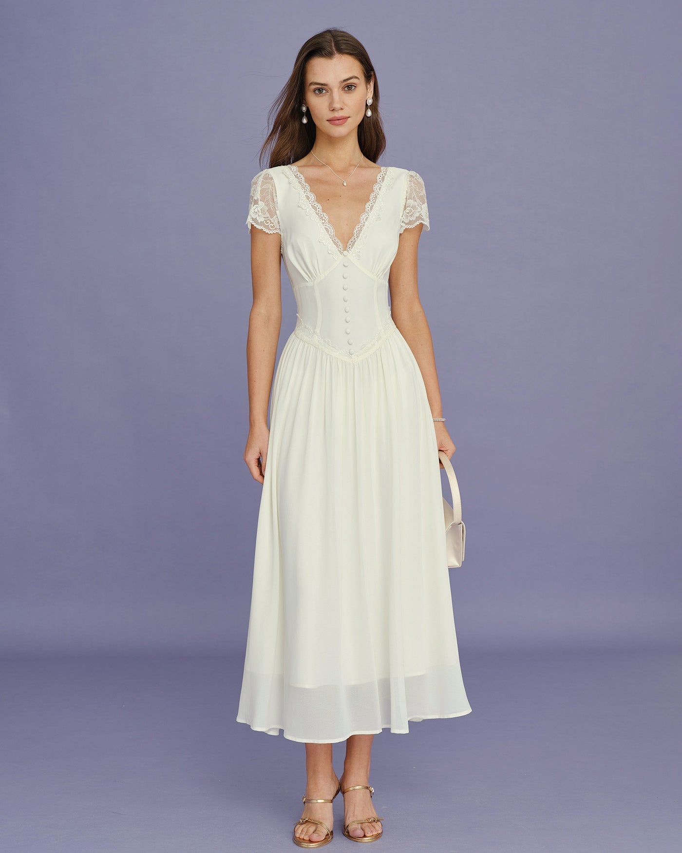 Vestido maxi color albaricoque con escote en V e inserto de encaje